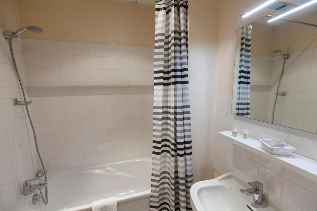 Le Corbeau Hotel Auxonne Cameră foto
